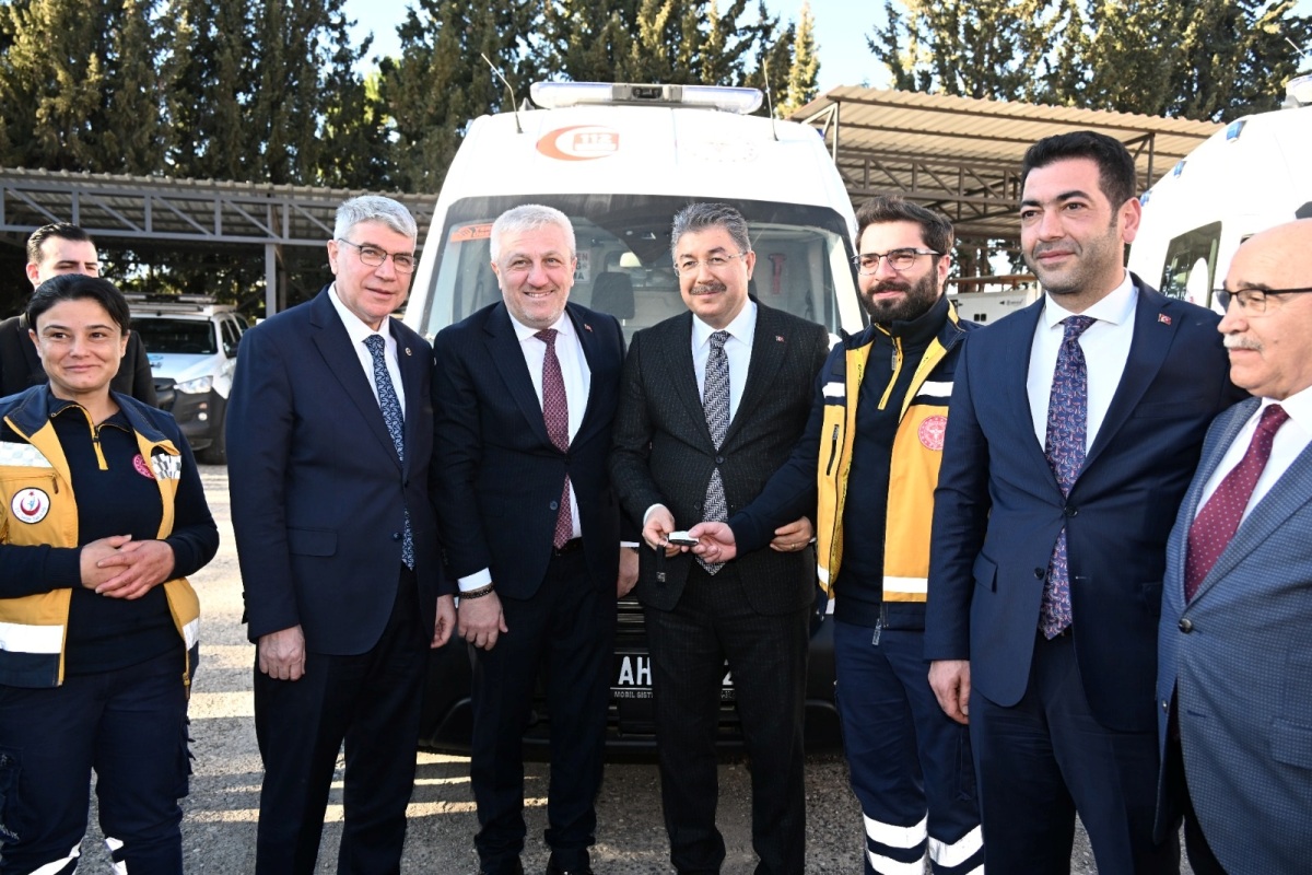 İlimize Tahsis Edilen 5 Ambulans, 2 UMKE Aracı ve 1 Evde Sağlık Hizmeti Aracı Törenle Hizmete Alındı